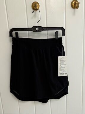 Lululemon Hotty Hot HR Skirt *Long Size 6
